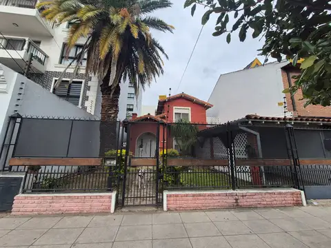 Casa Chalet 4 ambientes con piscina y quincho en Venta en Martin Coronado