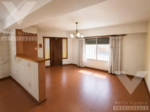 Casa 3 ambientes con 2 baños