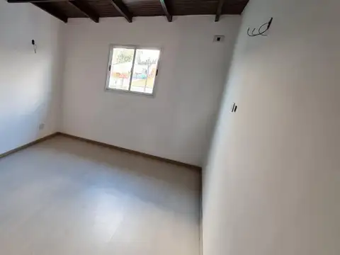 Depto Tipo Casa en Venta 8 años