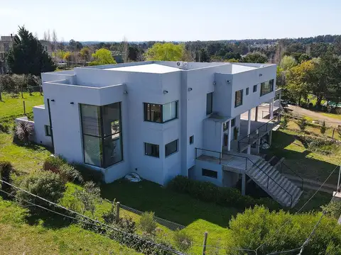 VENTA CASA EN BARRIO GOLF – TANDIL