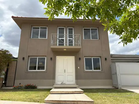 Casa en alquiler Barrio Privado La Bastilla
