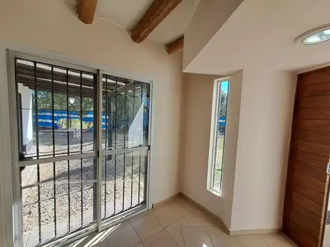 Casa 4 ambientes con 1 baño