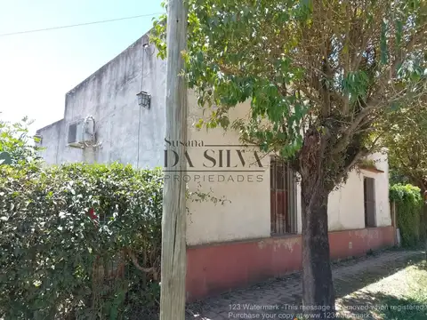 Casa con Amplio Terreno en Marcos Paz Urbano