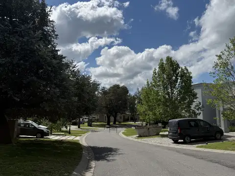 Terreno en Venta 20  mts Fondo