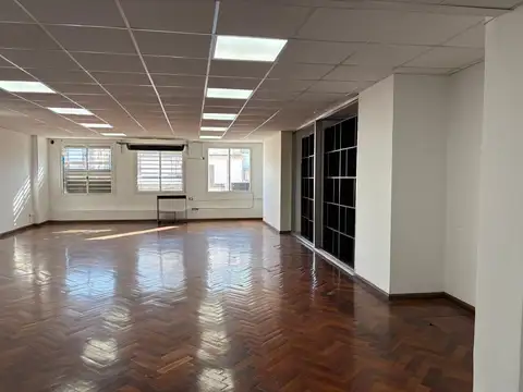 Oficina ALQUILER - COMERCIAL 100 M2 PISO ALTO ALQUILER