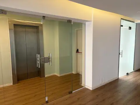Oficina 4 ambientes con 1 baño