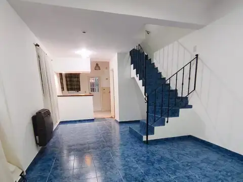 Depto Tipo Casa en Venta con 1 cocheras