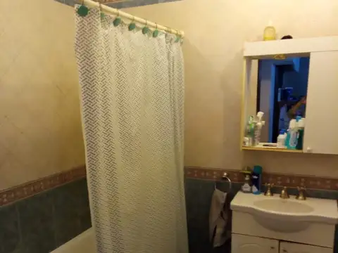 Casa 6 ambientes con 3 baños