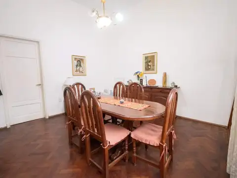 Casa en PH 2 dorm. y patio verde en Constituyentes