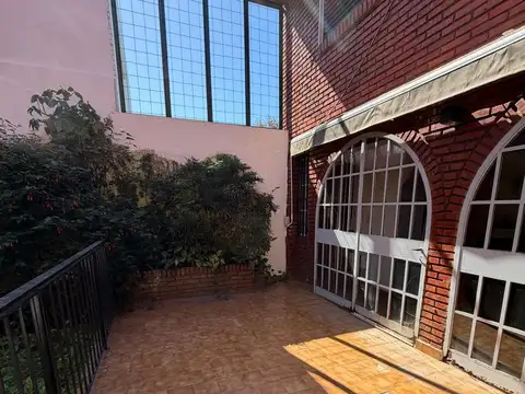 Casa 6 ambientes con 3 baños