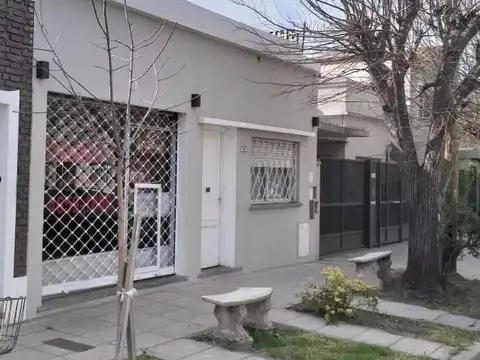 Departamento tipo casa en venta en Barrio Guemes