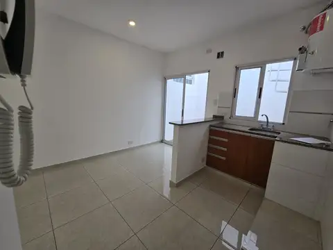 Dr. Arturo Melo 3200, Piso PB