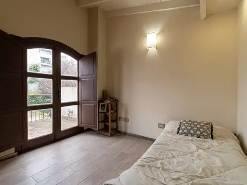 Venta Casa 5 amb V. Urquiza jardin pileta cochera