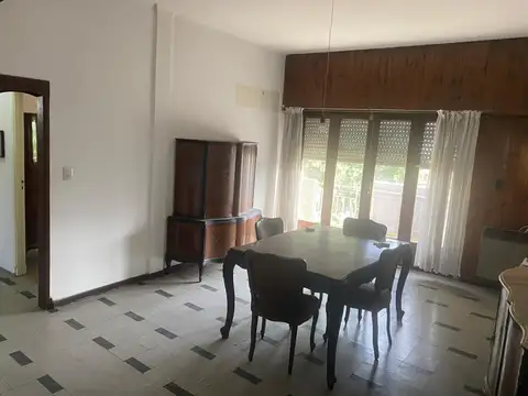 HERMOSO DEPARTAMENTO EN VENTA, TRES AMBIENTES CON TERRAZA 