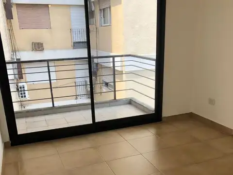 DEPARTAMENTO 2 AMBIENTES CON COCHERA