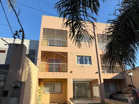 Depto 2 amb C/balcon al frente