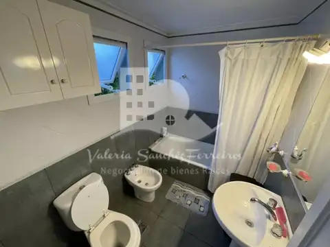 Av Juan Manuel De Rosas 2250