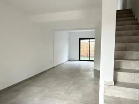 Depto Tipo Casa en Venta de 3 ambientes