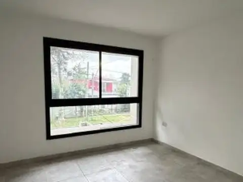 Depto Tipo Casa en Venta con 1 cocheras