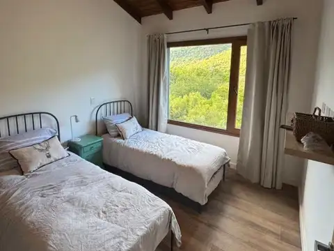 Casa en Alquiler con 1 cochera