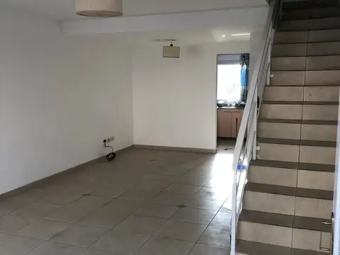 Depto Tipo Casa en Alquiler de 5 ambientes