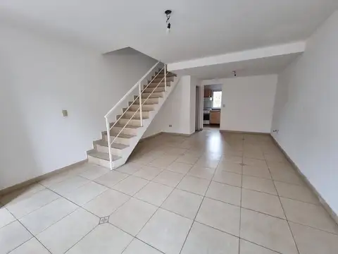 Avenida Julio Argentino Roca 3800, Piso 1