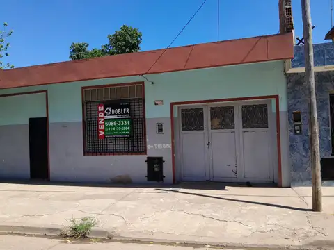 VENTA CASA 3 AMBIENTES CON LOCAL, LOTE 550 m2. ISIDRO CASANOVA