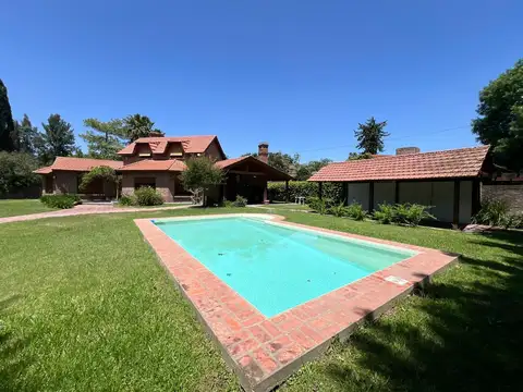 Casa HOUSSAY Y GRAL. LOPEZ - Los TRONCOS - FUNES