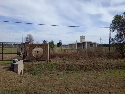 Casa 8 ambientes con 5 baños
