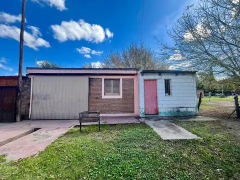 SE VENDE TERRENO CON MEJORAS
