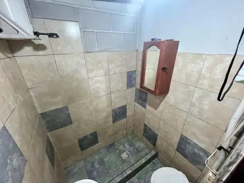 SE VENDE TERRENO CON MEJORAS