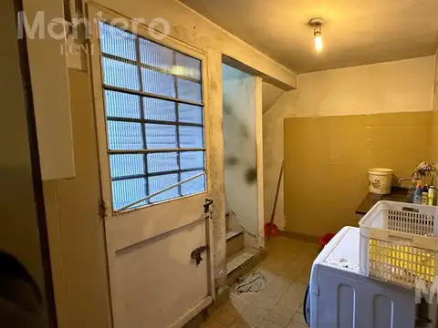 Casa   local en Balvanera ideal para refaccionar