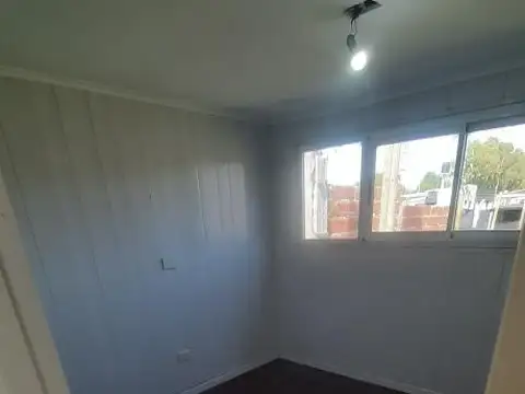 Casa en venta - 2 Dormitorios 1 Baño - Cocheras - 272Mts2 - Melchor Romero, La Plata