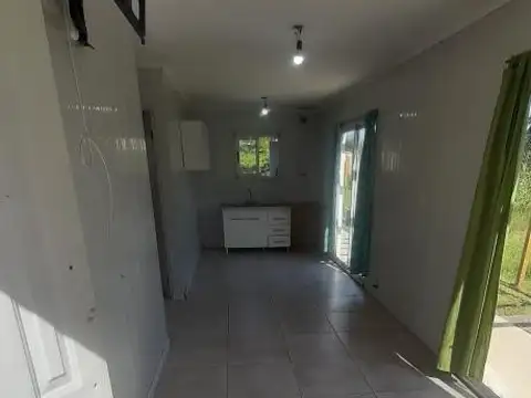 Casa 3 ambientes con 1 baño