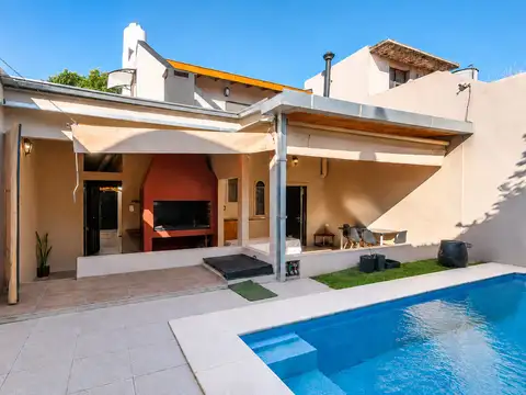 Casa 4 Ambientes en San Andrés Piscina Reciclada a Nuevo