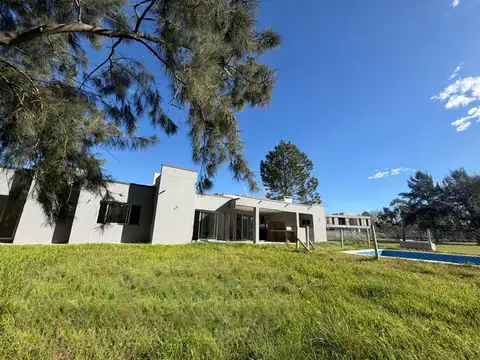 Casa en Venta en Miralagos, USD 210.000