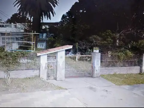 Av Carlos Colombres al 1000