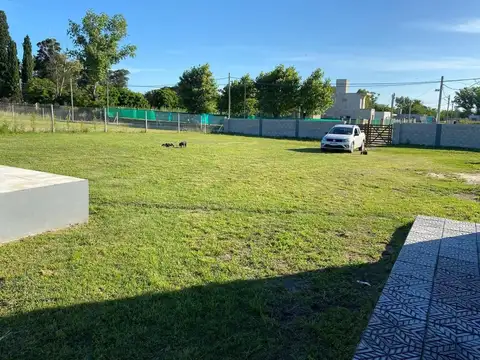 QUINCHO CON PISCINA EN VENTA.-
