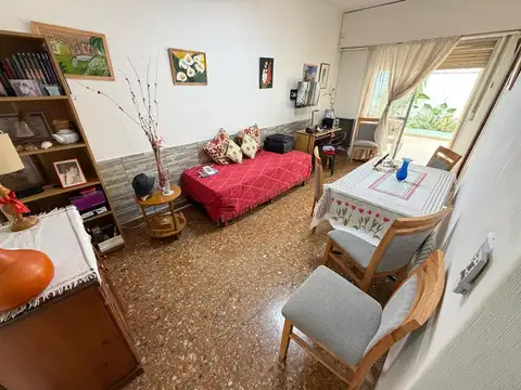 Depto Tipo Casa en Venta 50 años