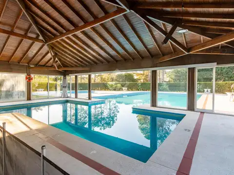 Casa en Venta con 4 cocheras