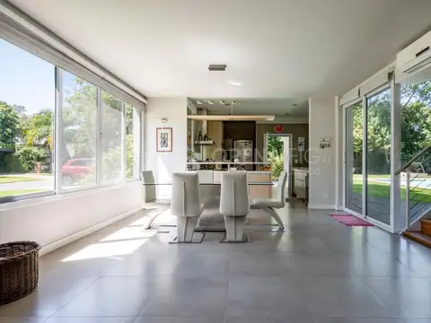 Casa en Venta en Loma Verde, USD 325.000