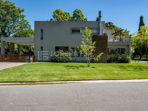 Congreve, Barrio El Aromo 900