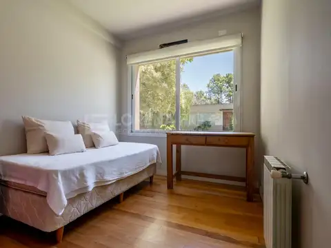 Casa en Venta con 4 cocheras