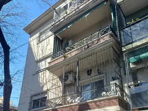 DEPARTAMENTO DE 3 AMBIENTES POR ESCALERA