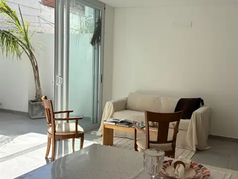 Depto Tipo Casa 4 ambientes con 2 baños