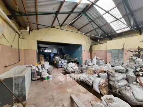 3 UNIDADES EN LOTE DE 17X26 MTS EN CNEL MENDEZ AL 1900 - 761 M2 DE EXISTENCIA