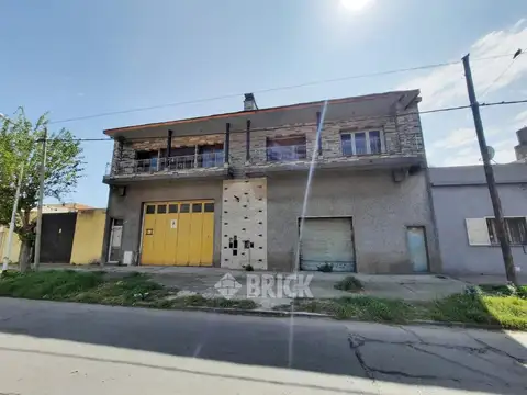 3 UNIDADES EN LOTE DE 17X26 MTS EN CNEL MENDEZ AL 1900 - 761 M2 DE EXISTENCIA