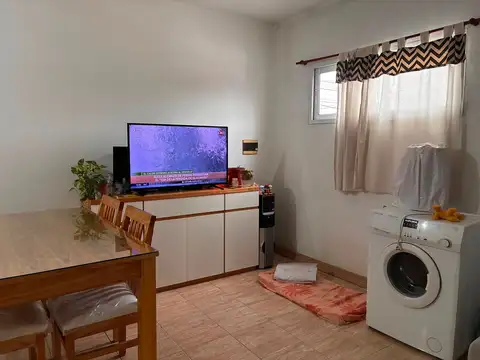 Casa 2 ambientes con 5 baños