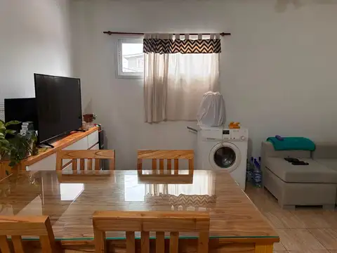 Casa en Venta en Isidro Casanova, USD 99.000