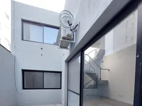 Casa 2 ambientes con 2 baños